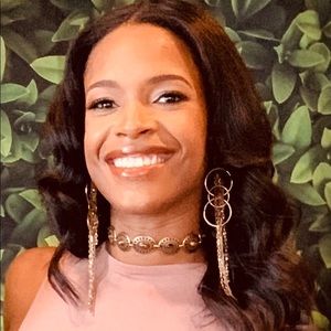 Meet your Posher, Joy